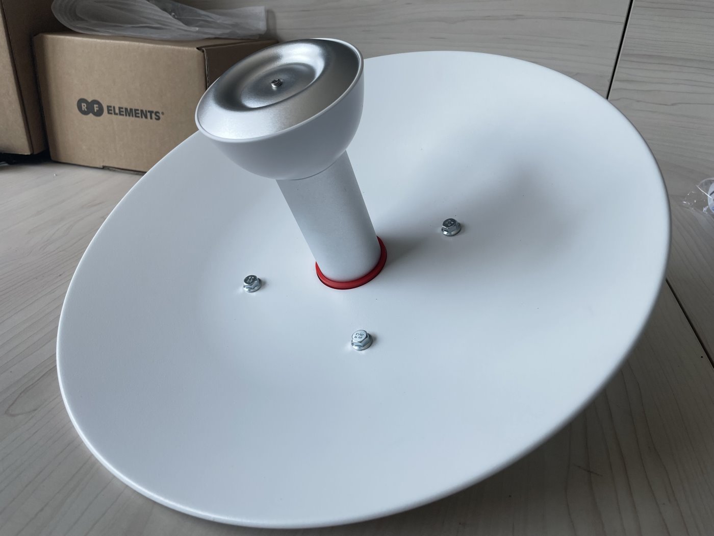 RF elements StarterDish STD24UM Directional parabolic dish antenna, 5GHz, 24dBi Bazar