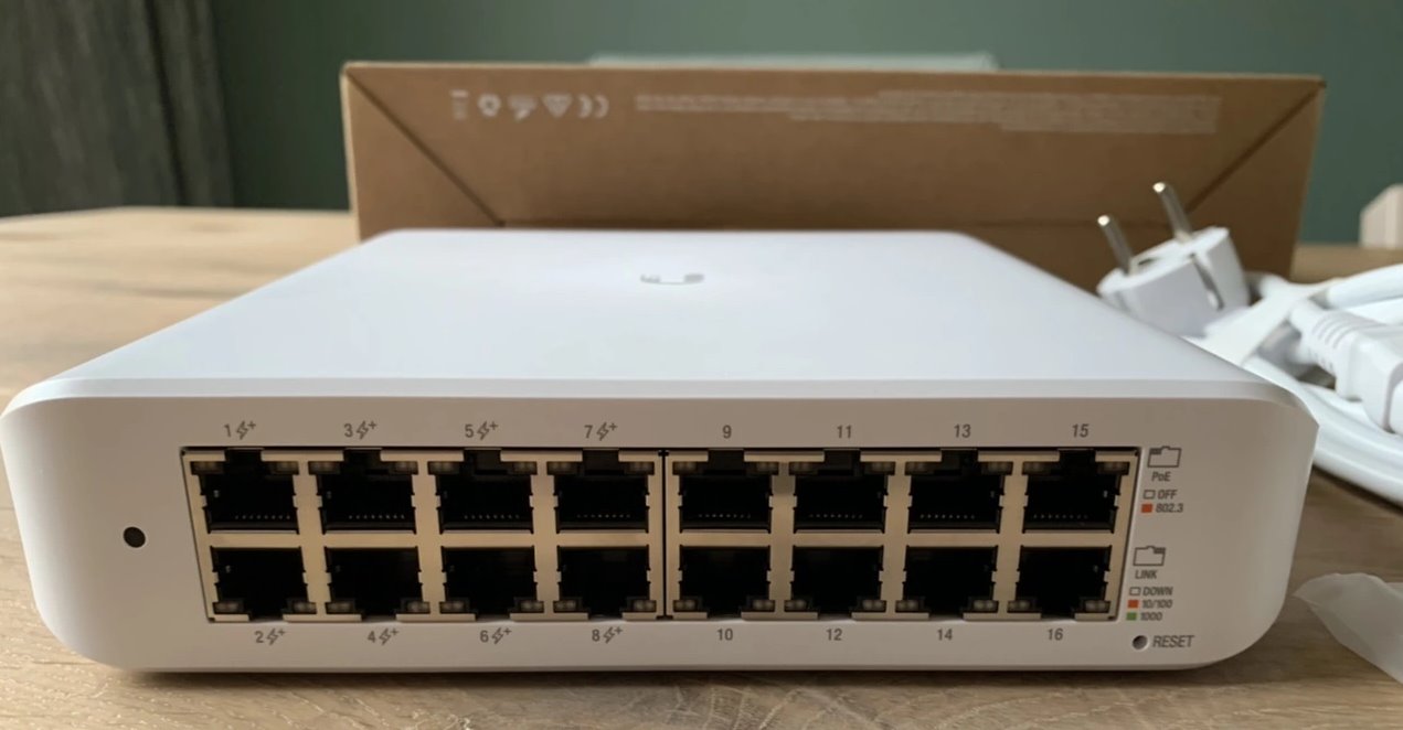 Ubiquiti UniFi Switch USW-Lite-16-PoE | Discomp - networking solutions